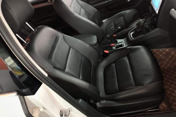 Used Volkswagen Sagitar 2017 230TSI Automatic Comfort Version Right Front Seat
