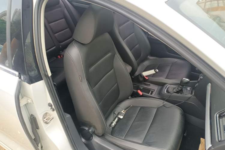 Used Volkswagen Sagitar 2017 1.6L Automatic Comfort Model Right Front Seat