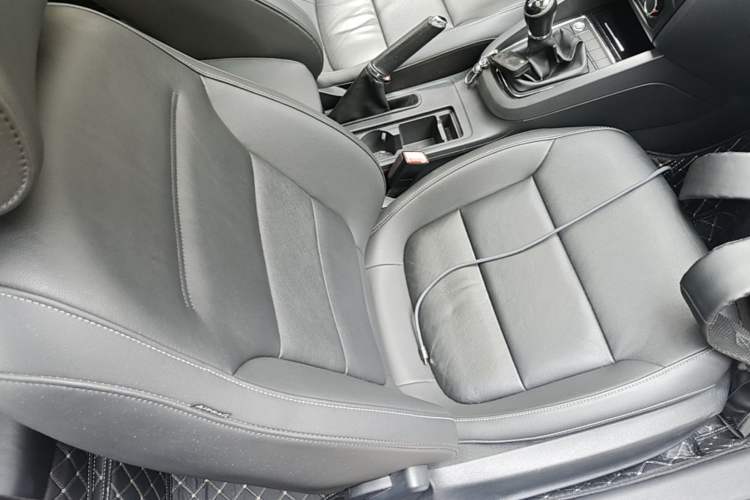 Used Volkswagen Sagitar 2017 1.6L Manual Comfort Model Right Front Seat