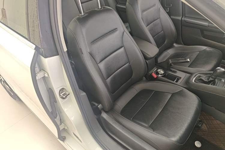 Used Volkswagen Sagitar 2017 1.6L Automatic Comfort Model Right Front Seat