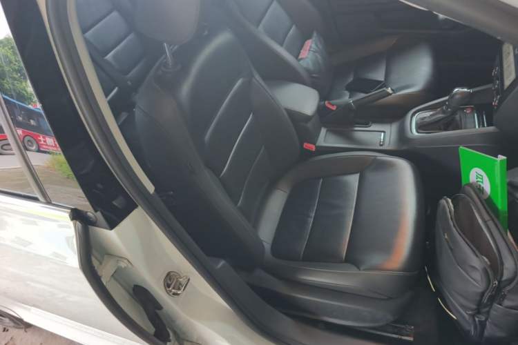 Used Volkswagen Sagitar 2017 1.6L Automatic Comfort Model Right Front Seat