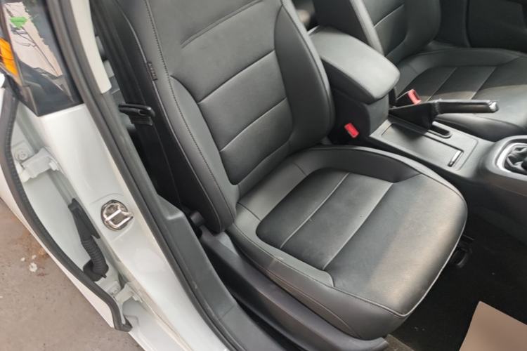 Used Volkswagen Sagitar 2017 1.6L Manual Comfort Model Right Front Seat