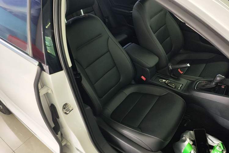 Used Volkswagen Sagitar 2017 1.6L Automatic Comfort Model Right Front Seat