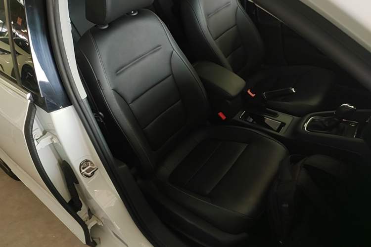 Used Volkswagen Sagitar 2017 1.6L Automatic Comfort Model Right Front Seat