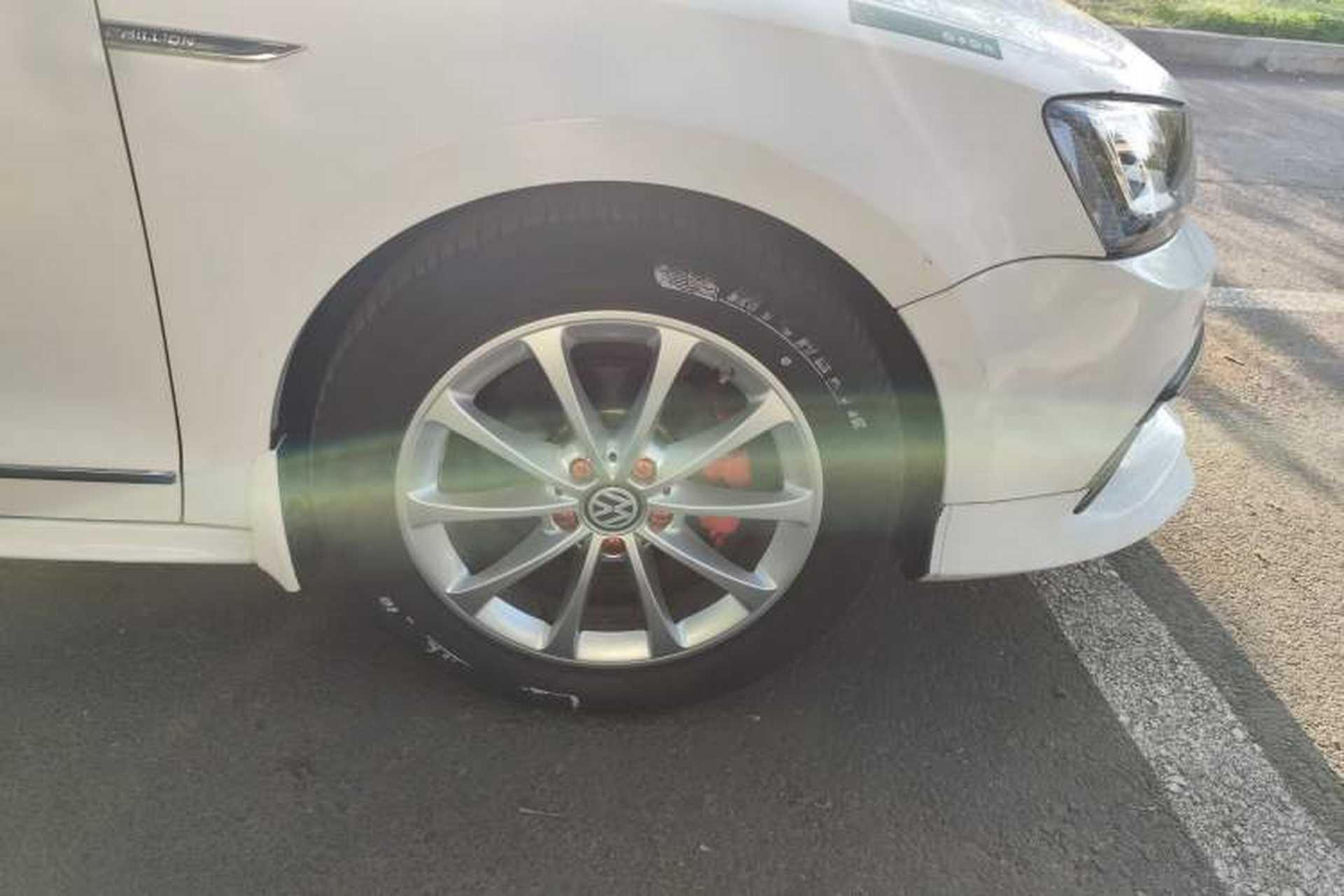 Used Volkswagen Sagitar 2017 1.6L Automatic Comfort Model Right Front Wheel Hub