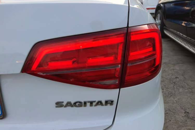 Used Volkswagen Sagitar 2017 1.6L Automatic Comfort Model Right Rear Taillight