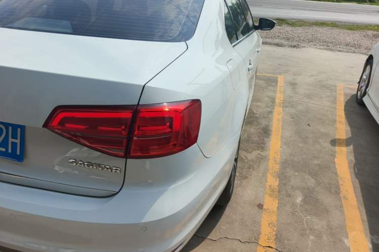 Used Volkswagen Sagitar 2017 1.6L Automatic Comfort Model Right Rear Taillight