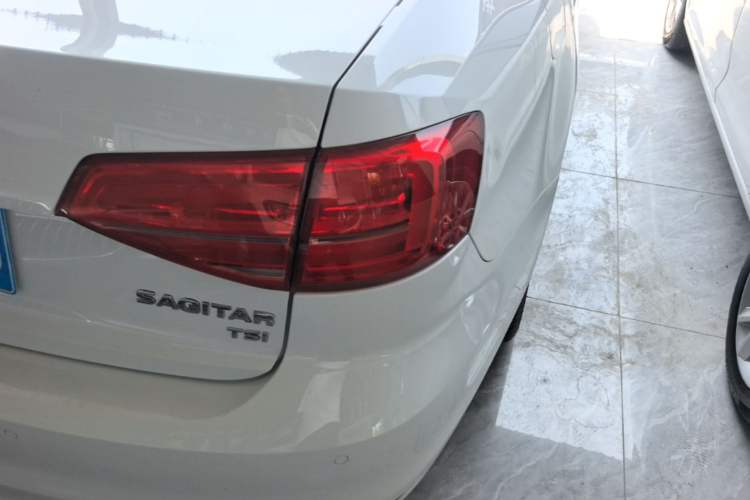 Used Volkswagen Sagitar 2017 230TSI Automatic Comfort Version Right Rear Taillight