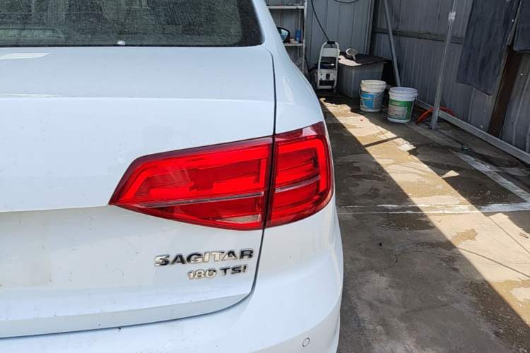 Used Volkswagen Sagitar 2017 180TSI Automatic Leading Model Right Rear Taillight