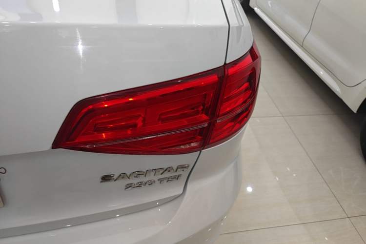 Used Volkswagen Sagitar 2017 230TSI Automatic Comfort Version Right Rear Taillight