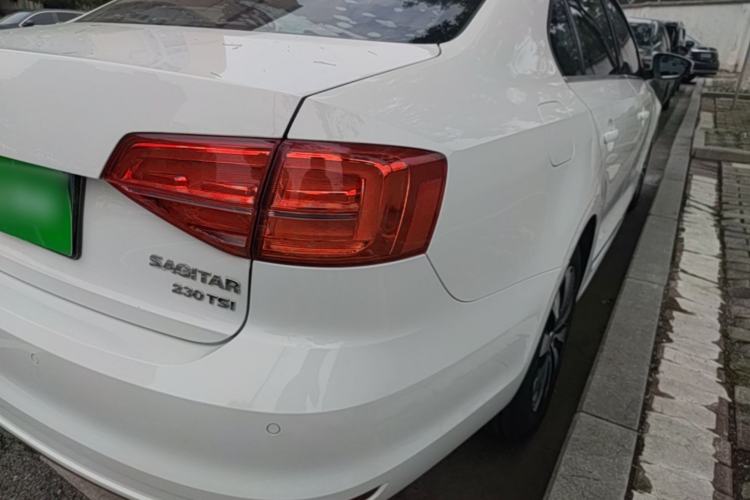 Used Volkswagen Sagitar 2017 230TSI Automatic Comfort Version Right Rear Taillight