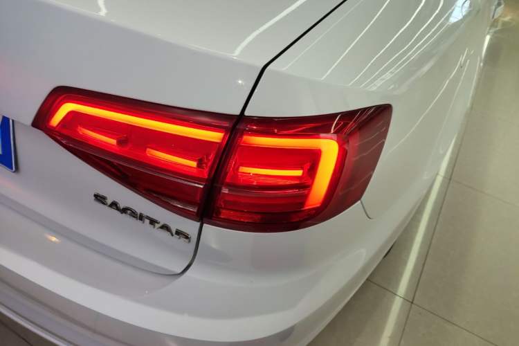 Used Volkswagen Sagitar 2017 1.6L Automatic Comfort Model Right Rear Taillight