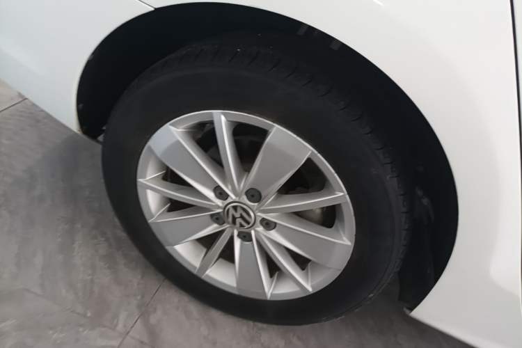 Used Volkswagen Sagitar 2017 1.6L Automatic Fashion Model Right Rear Wheel Hub