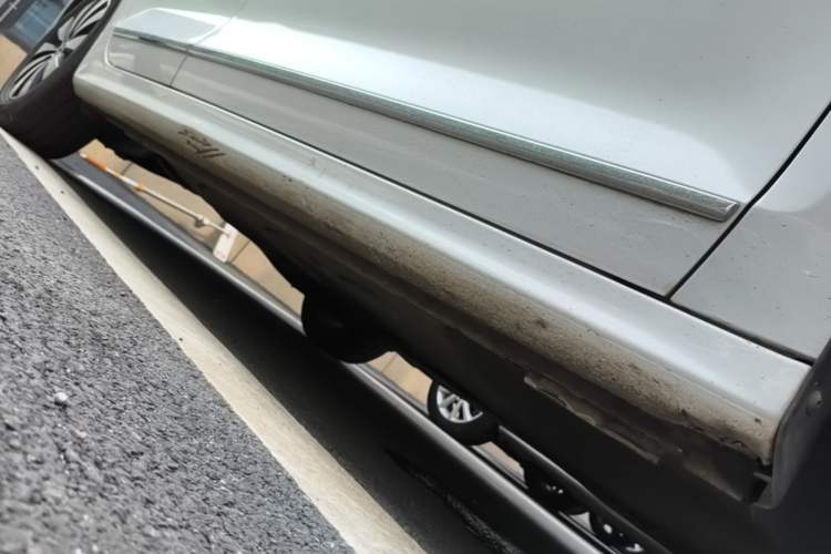 Used Volkswagen Sagitar 2017 230TSI Automatic Comfort Version Right Side Sill