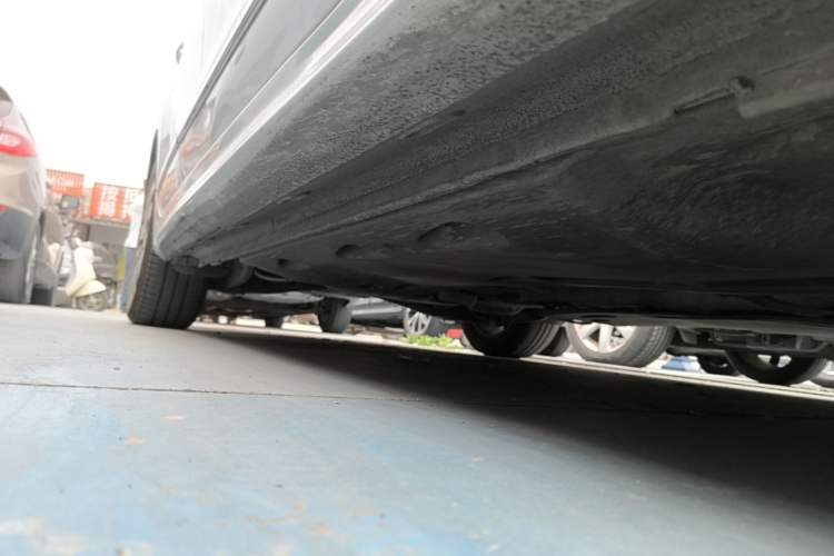 Used Volkswagen Sagitar 2017 230TSI Automatic Comfort Version Right Side Sill