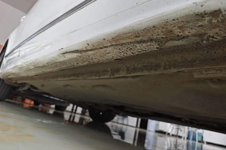 Used Volkswagen Sagitar 2017 230TSI Automatic Comfort Version Right Side Sill