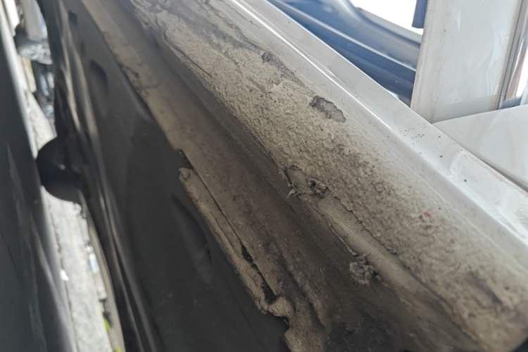 Used Volkswagen Sagitar 2017 230TSI Automatic Comfort Version Right Side Sill