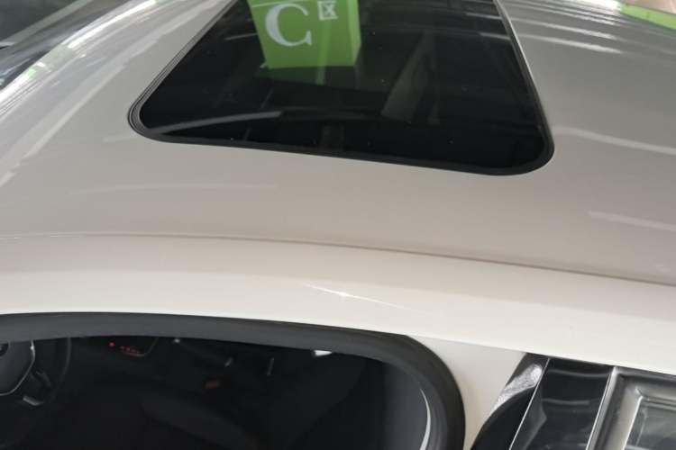 Used Volkswagen Sagitar 2017 180TSI Automatic Luxury Edition Roof