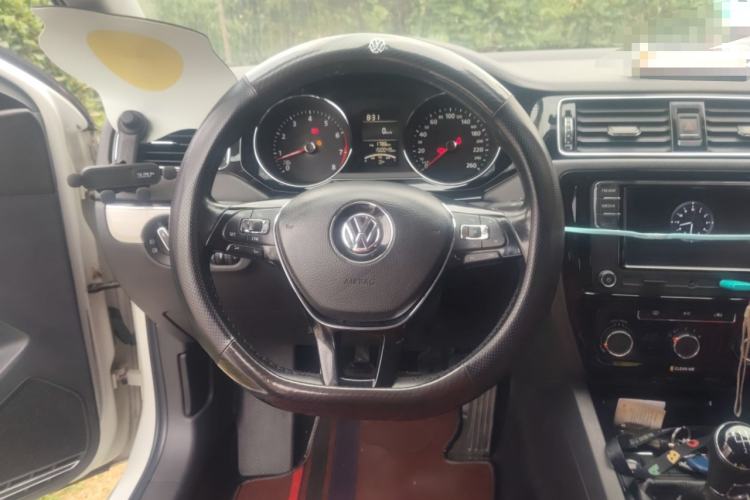 Used Volkswagen Sagitar 2017 1.6L Manual Comfort Model Steering Wheel
