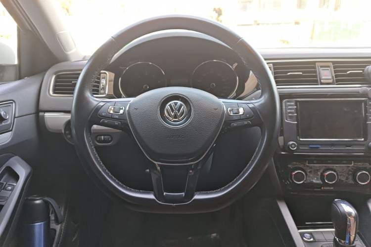 Used Volkswagen Sagitar 2017 1.6L Automatic Comfort Model Steering Wheel