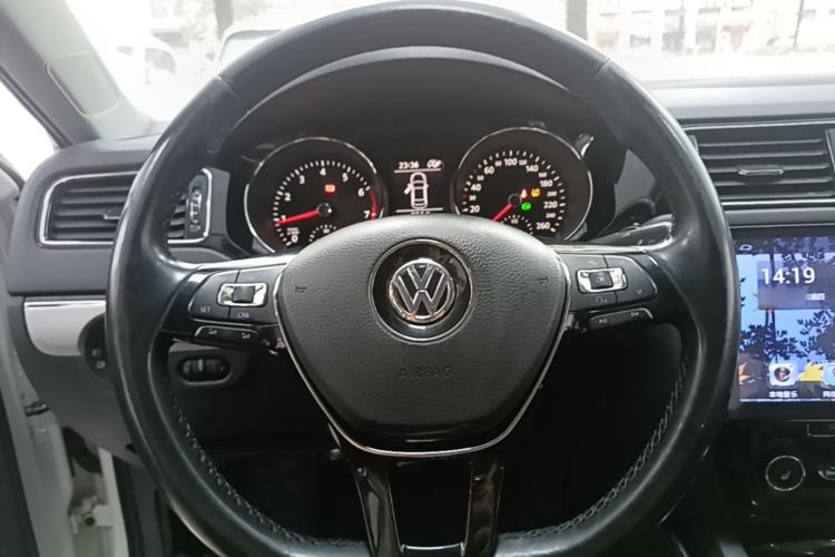 Used Volkswagen Sagitar 2017 180TSI Automatic Luxury Edition Steering Wheel
