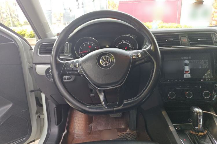 Used Volkswagen Sagitar 2017 1.6L Automatic Comfort Model Steering Wheel