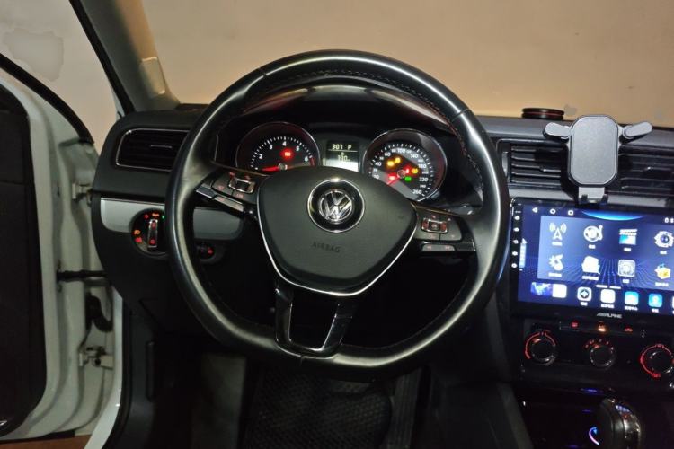 Used Volkswagen Sagitar 2017 1.6L Automatic Comfort Model Steering Wheel