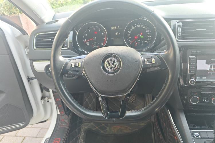 Used Volkswagen Sagitar 2017 230TSI Automatic Comfort Version Steering Wheel