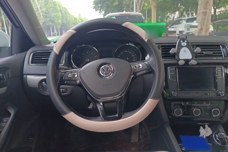 Used Volkswagen Sagitar 2017 1.6L Manual Comfort Model Steering Wheel