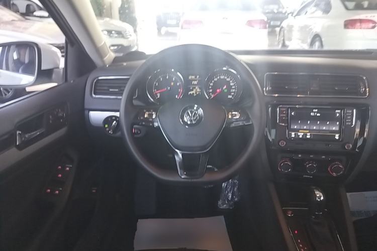 Used Volkswagen Sagitar 2017 1.6L Automatic Comfort Model Steering Wheel