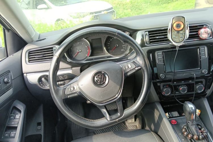 Used Volkswagen Sagitar 2017 1.6L Automatic Comfort Model Steering Wheel