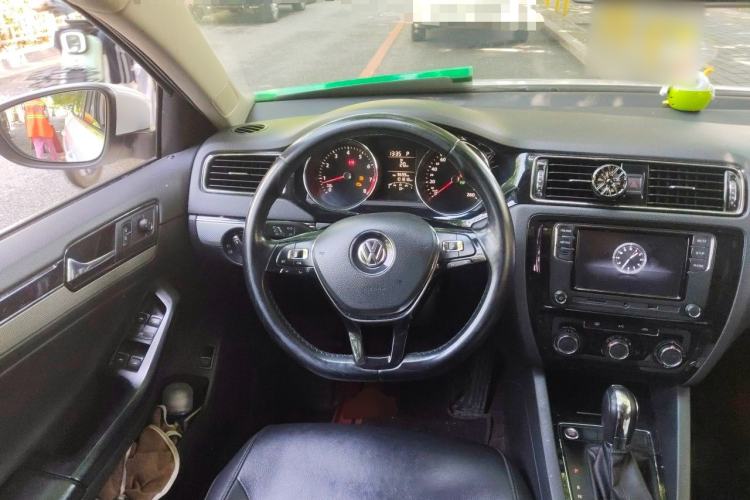Used Volkswagen Sagitar 2017 1.6L Automatic Comfort Model Steering Wheel