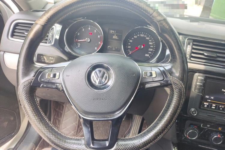 Used Volkswagen Sagitar 2017 1.6L Manual Comfort Model Steering Wheel
