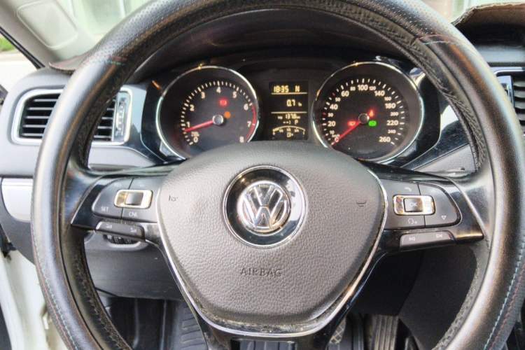 Used Volkswagen Sagitar 2017 1.6L Automatic Comfort Model Steering Wheel
