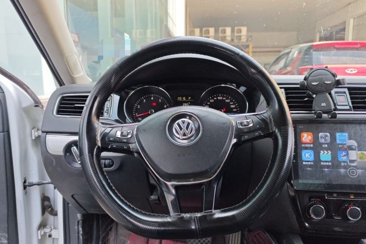 Used Volkswagen Sagitar 2017 1.6L Automatic Fashion Model Steering Wheel