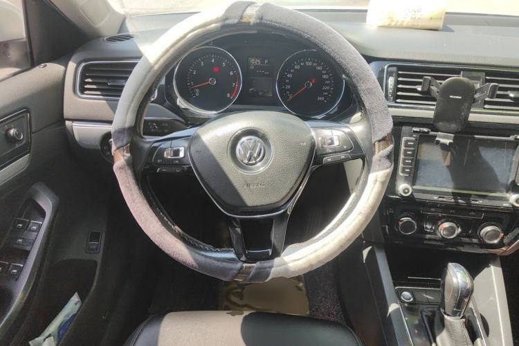 Used Volkswagen Sagitar 2017 1.6L Automatic Comfort Model Steering Wheel
