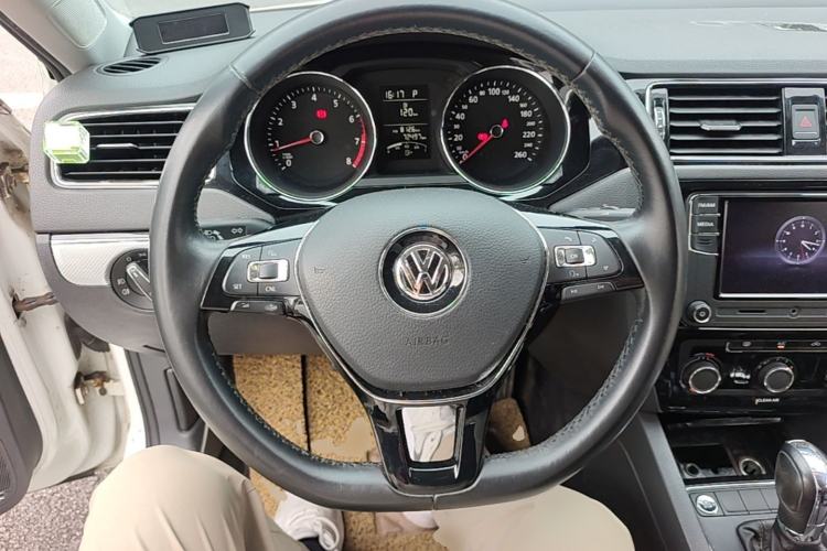 Used Volkswagen Sagitar 2017 1.6L Automatic Comfort Model Steering Wheel