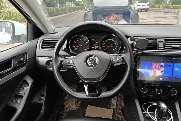 Used Volkswagen Sagitar 2017 1.6L Automatic Comfort Model Steering Wheel
