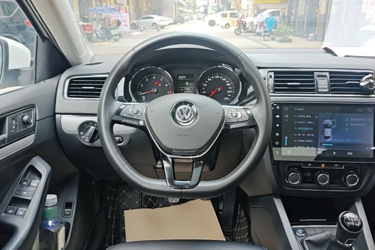 Used Volkswagen Sagitar 2017 1.6L Manual Comfort Model Steering Wheel