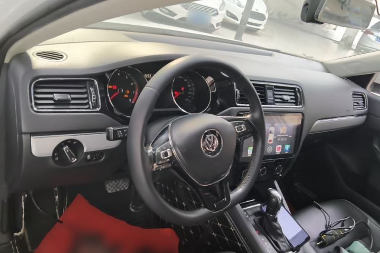 Used Volkswagen Sagitar 2017 1.6L Automatic Comfort Model Steering Wheel