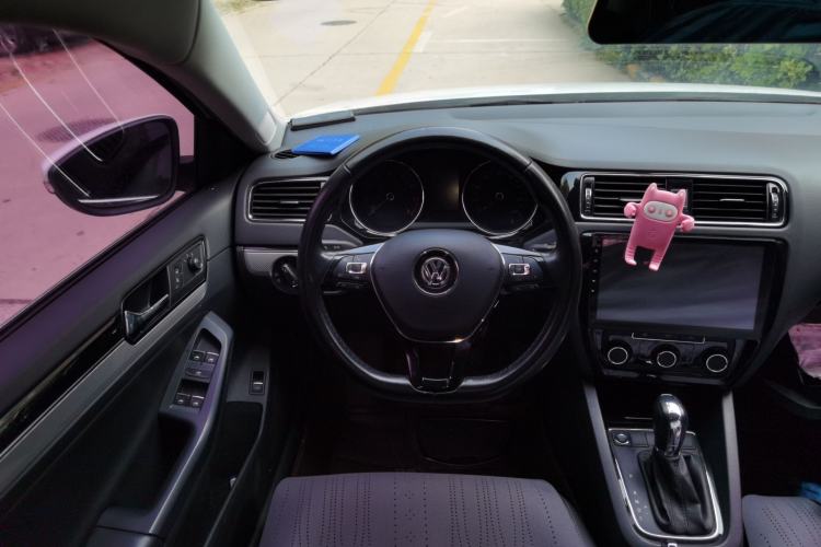 Used Volkswagen Sagitar 2017 1.6L Automatic Comfort Model Steering Wheel
