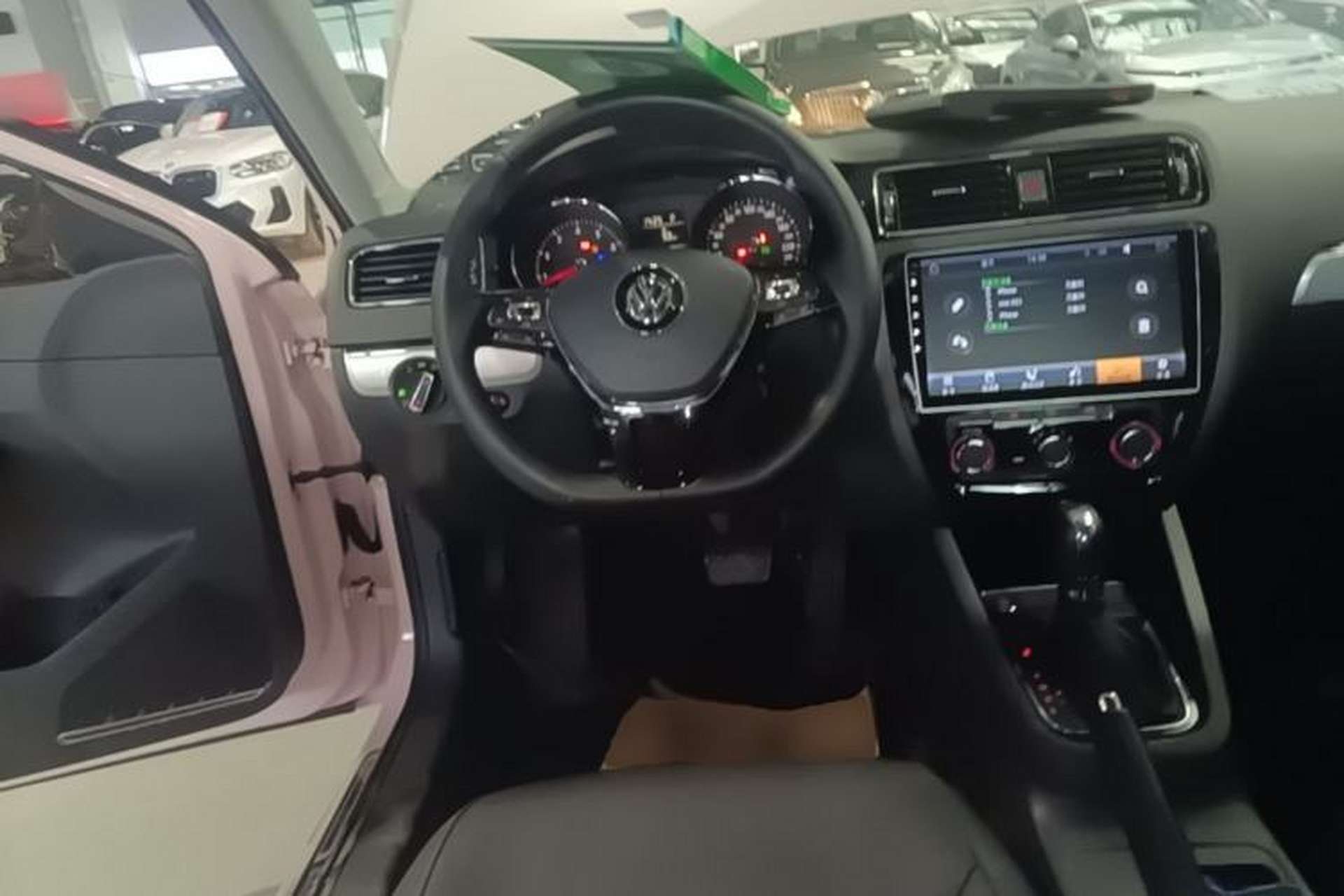 Used Volkswagen Sagitar 2017 1.6L Automatic Comfort Model Steering Wheel