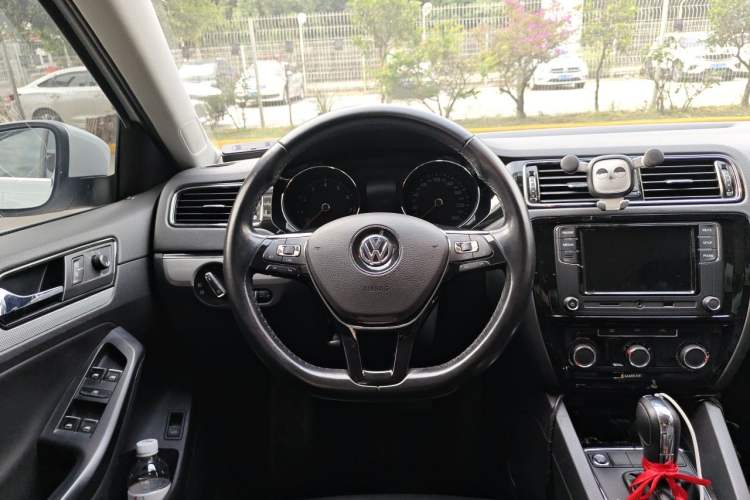 Used Volkswagen Sagitar 2017 1.6L Automatic Comfort Model Steering Wheel