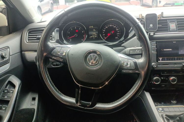 Used Volkswagen Sagitar 2017 1.6L Manual Comfort Model Steering Wheel
