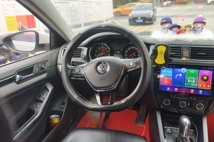 Used Volkswagen Sagitar 2017 230TSI Automatic Comfort Version Steering Wheel