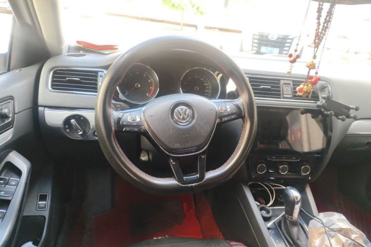 Used Volkswagen Sagitar 2017 1.6L Automatic Comfort Model Steering Wheel