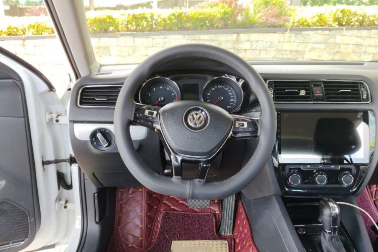 Used Volkswagen Sagitar 2017 1.6L Automatic Comfort Model Steering Wheel