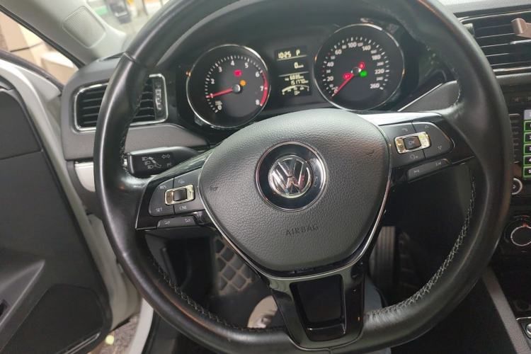 Used Volkswagen Sagitar 2017 1.6L Automatic Comfort Model Steering Wheel