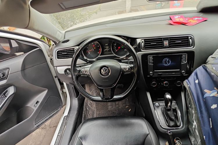Used Volkswagen Sagitar 2017 1.6L Automatic Comfort Model Steering Wheel