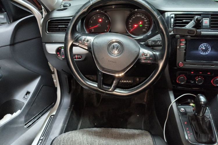 Used Volkswagen Sagitar 2017 1.6L Automatic Comfort Model Steering Wheel